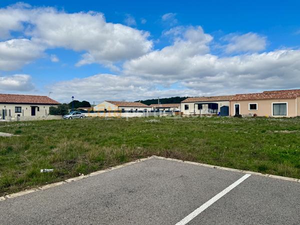Vente Terrain599 m² - ROUBIA (11200)
