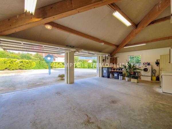 Propriete
                                                                                                                                                                                                                                                                                                                        7 pièce(s)                                                                                                                                                                                                          4 chambre(s)                                                                                                                                                                                                          197  m²