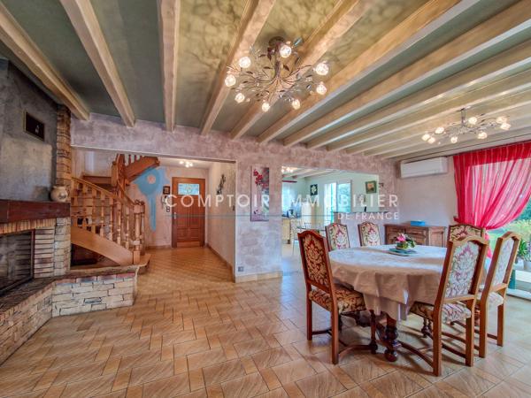 Propriete
                                                                                                                                                                                                                                                                                                                        7 pièce(s)                                                                                                                                                                                                          4 chambre(s)                                                                                                                                                                                                          197  m²