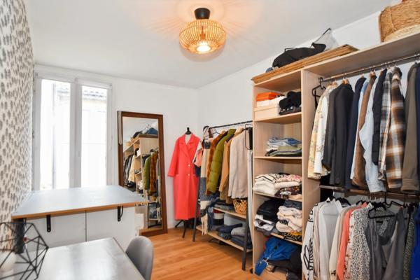 Appartement à vendre 76m² – 3 chambres – cave 46 m² – Quartier Thermes – ROCHEFORT (17)