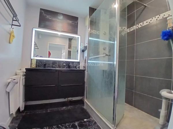 Vente                                                      Appartement
                        
                     4 pièces                      73 m2                     à Limeil-Brévannes