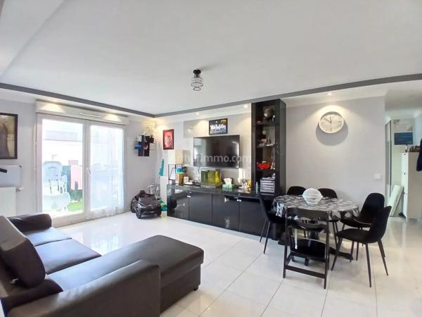 Vente                                                      Appartement
                        
                     4 pièces                      73 m2                     à Limeil-Brévannes