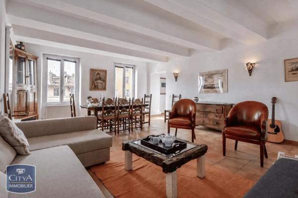 Appartement à louer 3 pièces 101m²