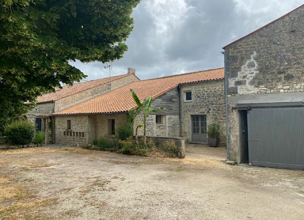 Maison à vendre    8 pièces •  Saint-Agnant