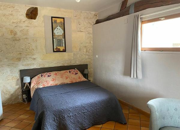 Maison à vendre    8 pièces •  Saint-Agnant