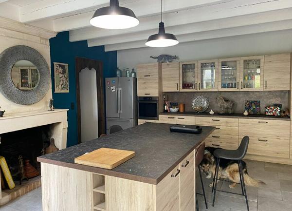 Maison à vendre    8 pièces •  Saint-Agnant