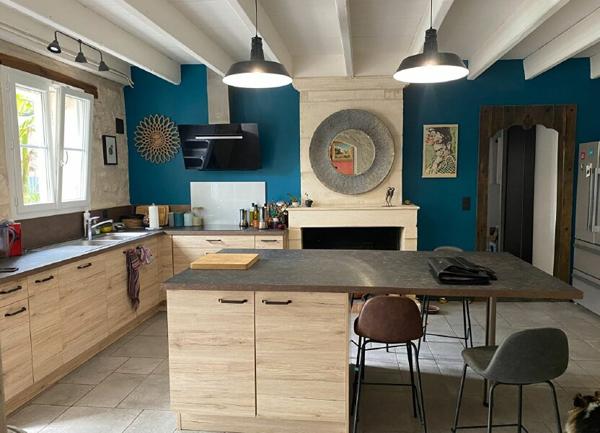 Maison à vendre    8 pièces •  Saint-Agnant