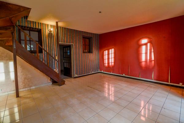 Maison 3 chambres potentiel 4 chambres, garage, commerces, écoles, calme, 10 minutes de Nevers 2 heures de Paris