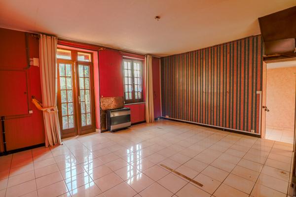 Maison 3 chambres potentiel 4 chambres, garage, commerces, écoles, calme, 10 minutes de Nevers 2 heures de Paris