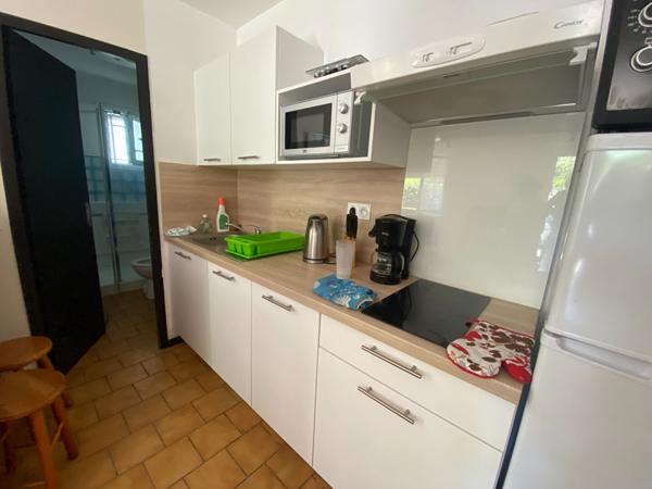 A louer à l'année Appartement Studio meublé en RDC Dax stationnement débarras