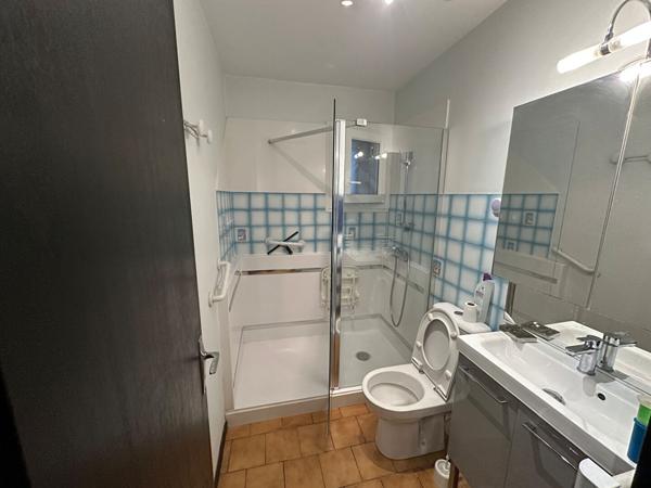 A louer à l'année Appartement Studio meublé en RDC Dax stationnement débarras