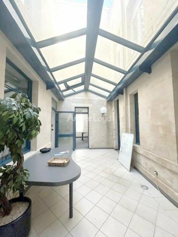 BUREAUX à VENDRE de 1953 m²