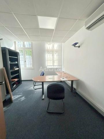 BUREAUX à VENDRE de 1953 m²