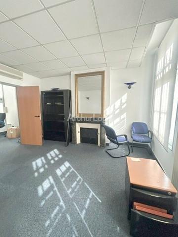 BUREAUX à VENDRE de 1953 m²