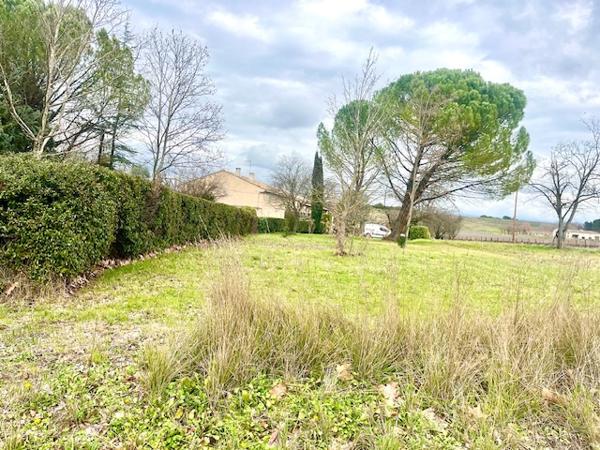 Roussillon (84220) Provence, Charmant mas à Roussillon dans un havre de paix, avec vue sur Luberon.