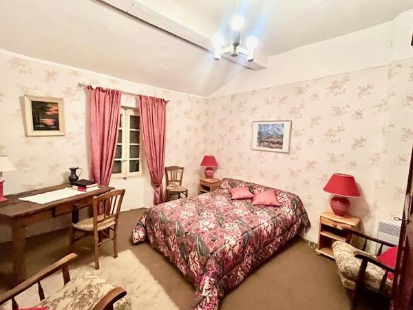 Roussillon (84220) Provence, Charmant mas à Roussillon dans un havre de paix, avec vue sur Luberon.