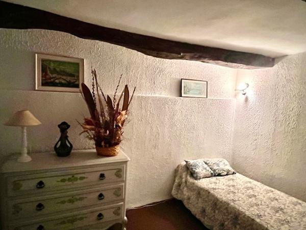 Roussillon (84220) Provence, Charmant mas à Roussillon dans un havre de paix, avec vue sur Luberon.