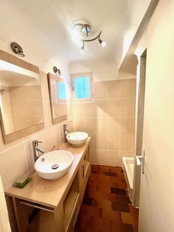 Roussillon (84220) Provence, Charmant mas à Roussillon dans un havre de paix, avec vue sur Luberon.