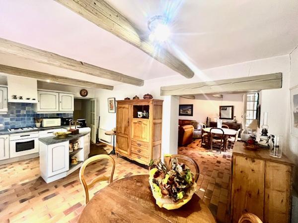 Roussillon (84220) Provence, Charmant mas à Roussillon dans un havre de paix, avec vue sur Luberon.