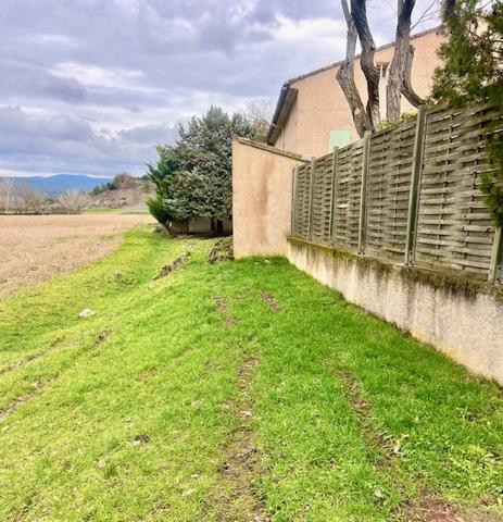 Roussillon (84220) Provence, Charmant mas à Roussillon dans un havre de paix, avec vue sur Luberon.