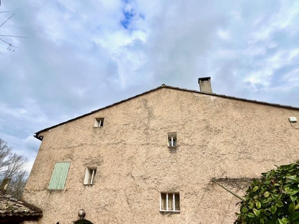 Roussillon (84220) Provence, Charmant mas à Roussillon dans un havre de paix, avec vue sur Luberon.