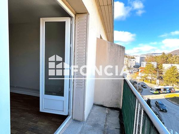 Location Appartement 3 pièces 54.85 m² - 22 AVENUE DOCTEUR VALOIS Voiron 38500