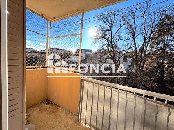 Location Appartement 3 pièces 54.85 m² - 22 AVENUE DOCTEUR VALOIS Voiron 38500