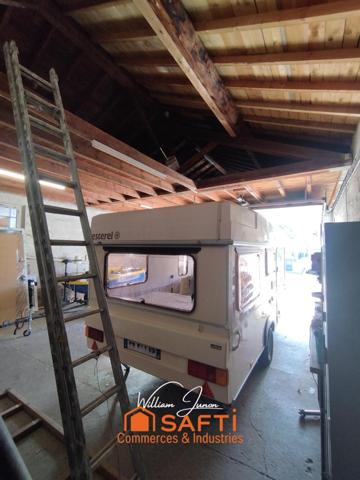 Local professionnel polyvalent (dépôt et bureaux)