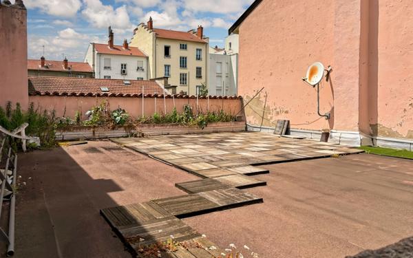 Maison à vendre    6 pièces • 143,97 m2 Lyon 8