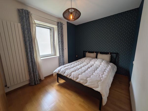 Maison de village
                                                                                                                                                                                                                                                                                                                        6 pièce(s)                                                                                                                                                                                                          3 chambre(s)                                                                                                                                                                                                          150  m²