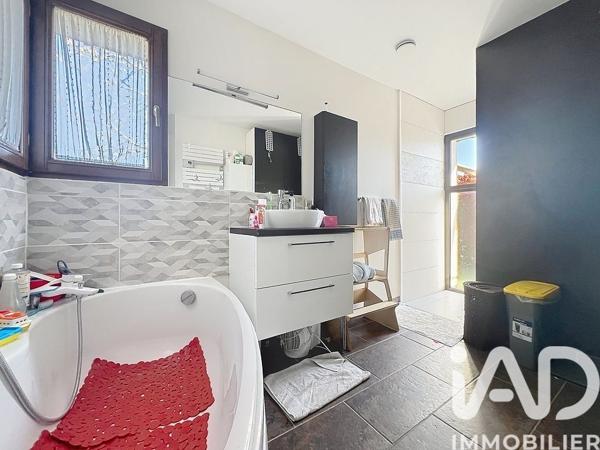 Maison à vendre 5 pièces 122 m² Bretagne-de-Marsan