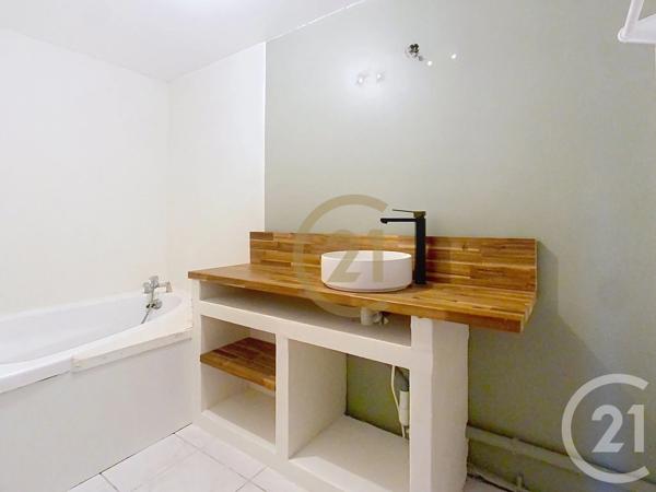 Maison à vendre  4 pièces - 70 m 2   LILLEBONNE  - 76