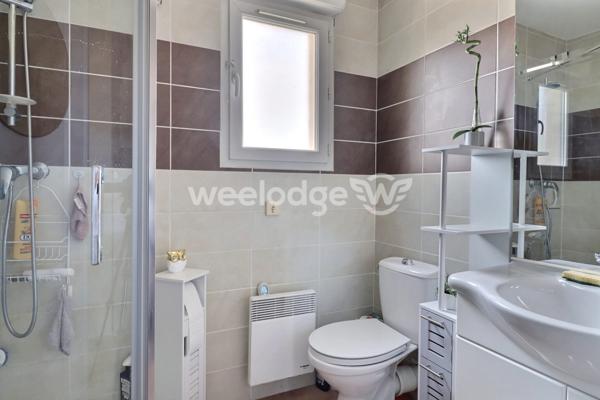 Appartement à vendre 2 pièces de 42 m² à Saint-Chamas