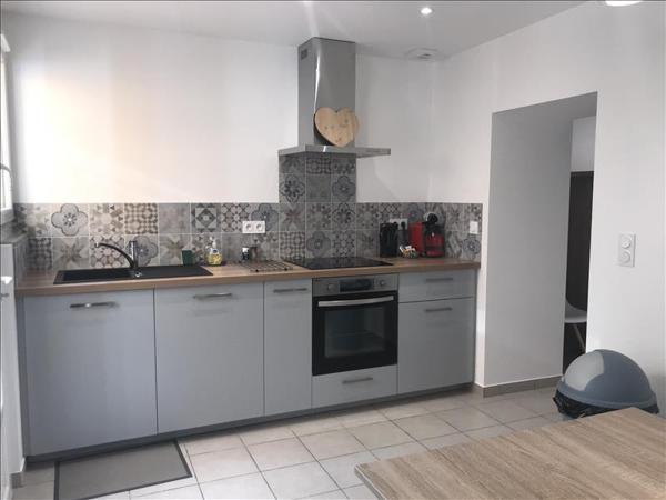 Maison à louer 723 € CC MONTIGNAC 3 p 63 m² DPE C
