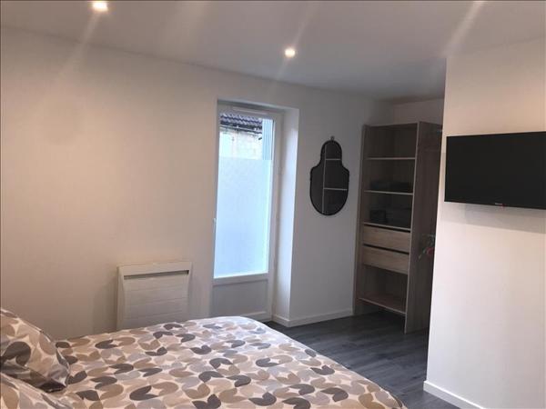 Maison à louer 723 € CC MONTIGNAC 3 p 63 m² DPE C