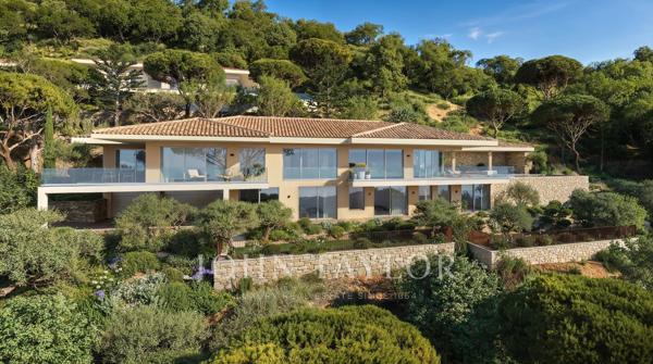 Villa avec une magnifique vue mer