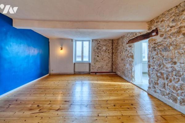 APPARTEMENT AVEC 120m² DE JARDIN - VARCES ALLIERES ET RISSET