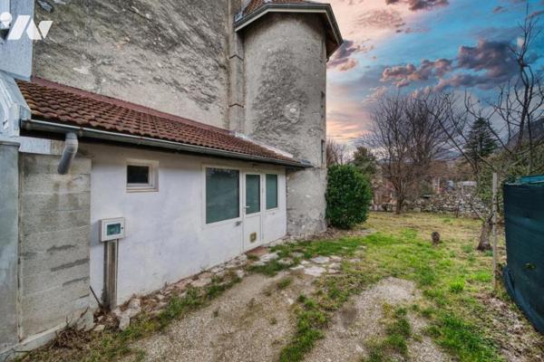APPARTEMENT AVEC 120m² DE JARDIN - VARCES ALLIERES ET RISSET