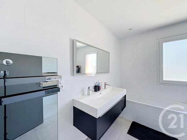 Maison à vendre  6 pièces - 145,92 m 2   LONGVIC  - 21
