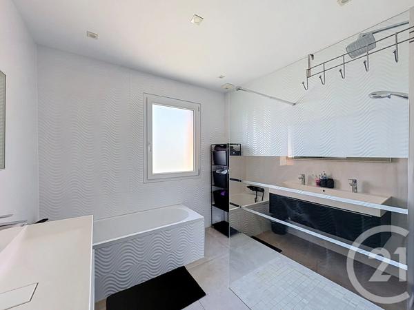 Maison à vendre  6 pièces - 145,92 m 2   LONGVIC  - 21