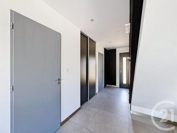 Maison à vendre  6 pièces - 145,92 m 2   LONGVIC  - 21