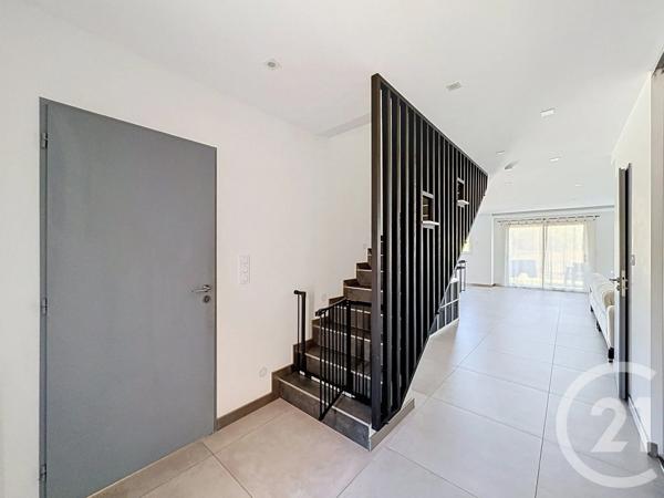 Maison à vendre  6 pièces - 145,92 m 2   LONGVIC  - 21