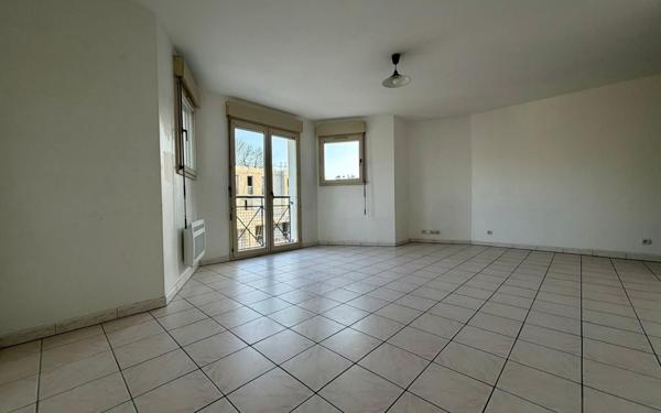 Appartement à louer    1 pièce •  Le Plessis-Trévise