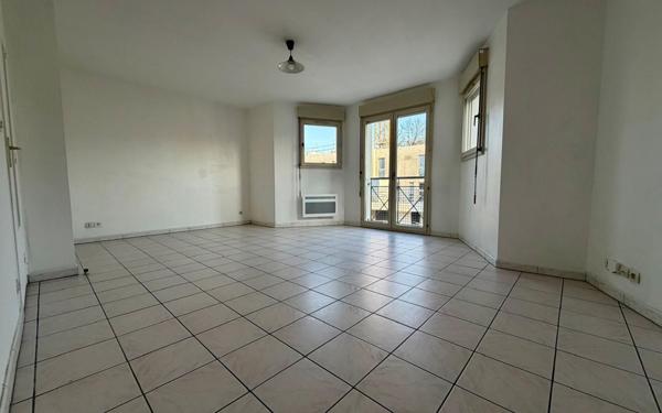 Appartement à louer    1 pièce •  Le Plessis-Trévise