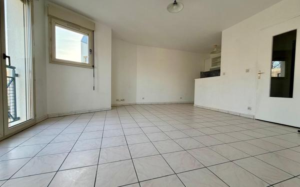 Appartement à louer    1 pièce •  Le Plessis-Trévise