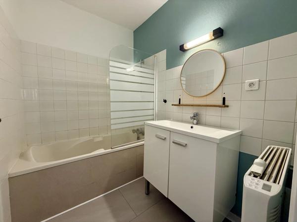 Location                                                      Appartement
                        
                     3 pièces                      57 m2                     à Brive-la-Gaillarde