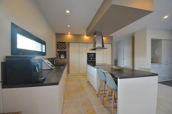 Villa contemporaine de 151 m² avec grand garage