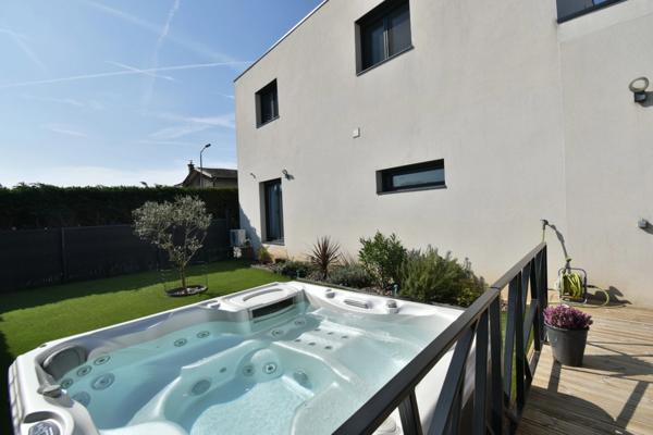 Villa contemporaine de 151 m² avec grand garage