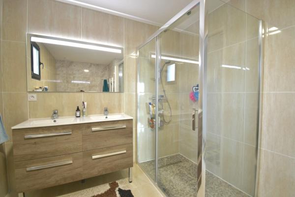 Villa contemporaine de 151 m² avec grand garage