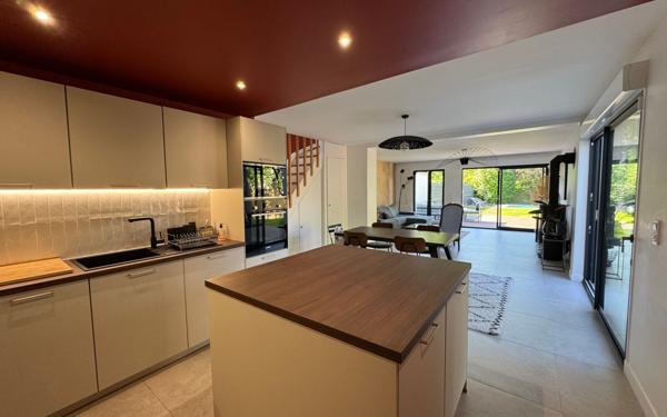 Maison à vendre    5 pièces • 130,07 m2 Saint-Maur-des-Fossés